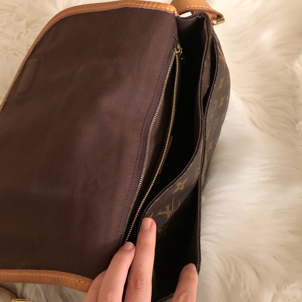 Louis Vuitton Menilmontant PM Monogram Strap Bag - Picture 6 of 16